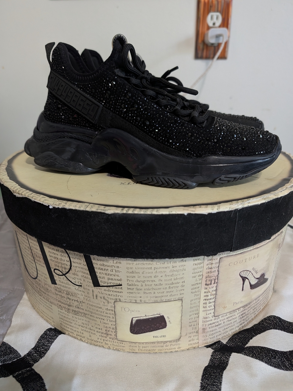 Women's Black Sparkle Knit Lace-Up Fashion Sneaker Steve Madden